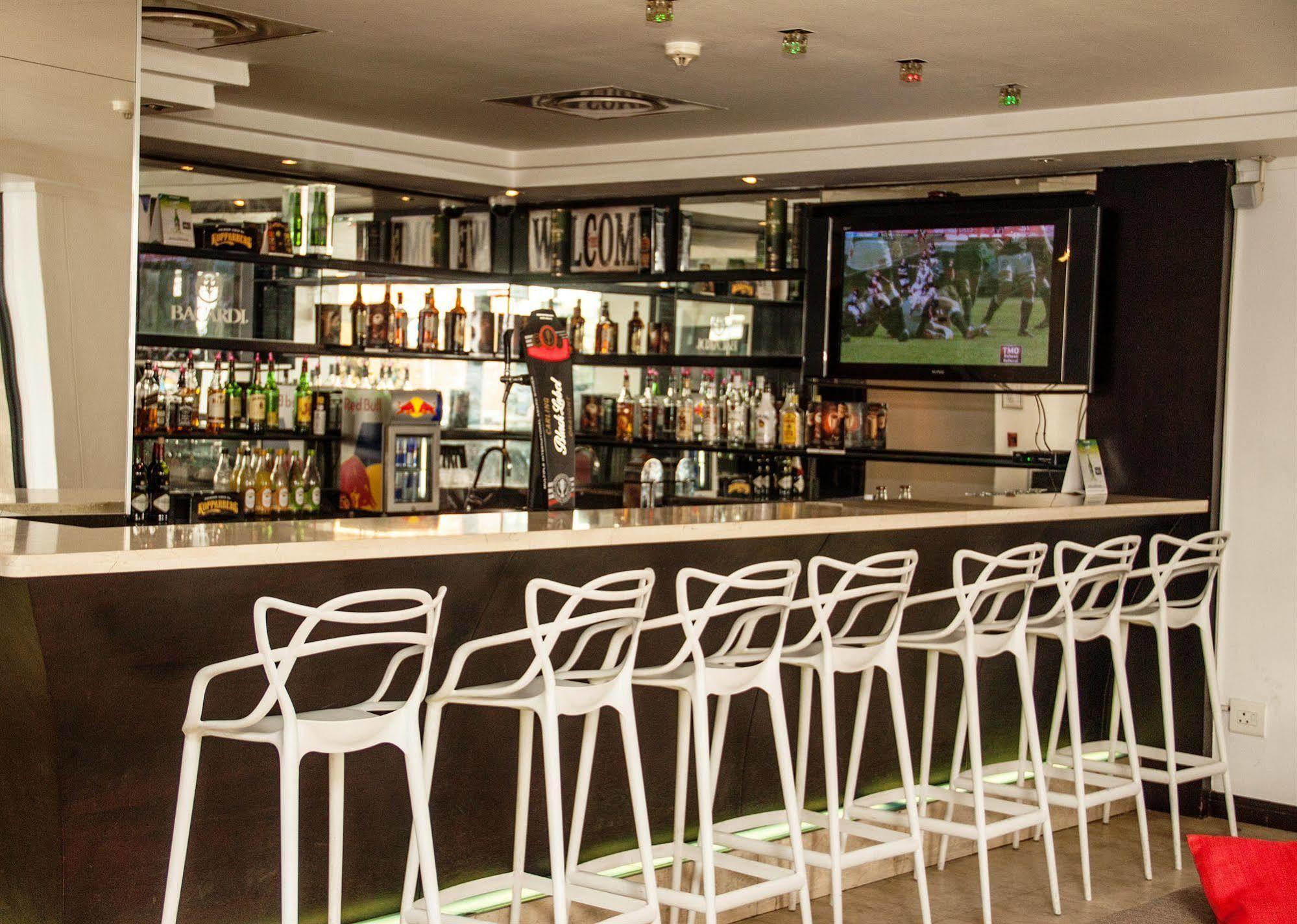 Urban Chic Boutique Hotel & Cafe เคปทาวน์ ภายนอก รูปภาพ