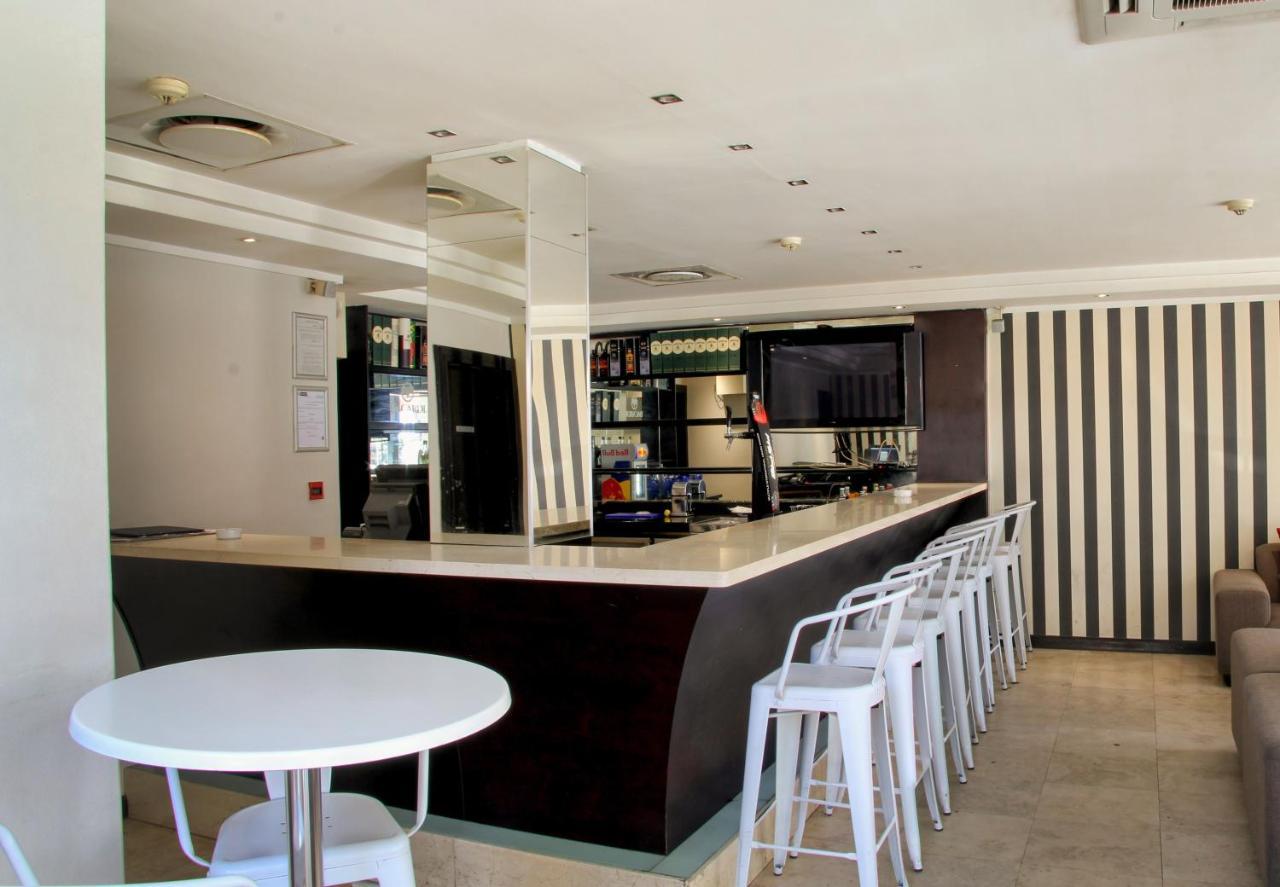Urban Chic Boutique Hotel & Cafe เคปทาวน์ ภายนอก รูปภาพ