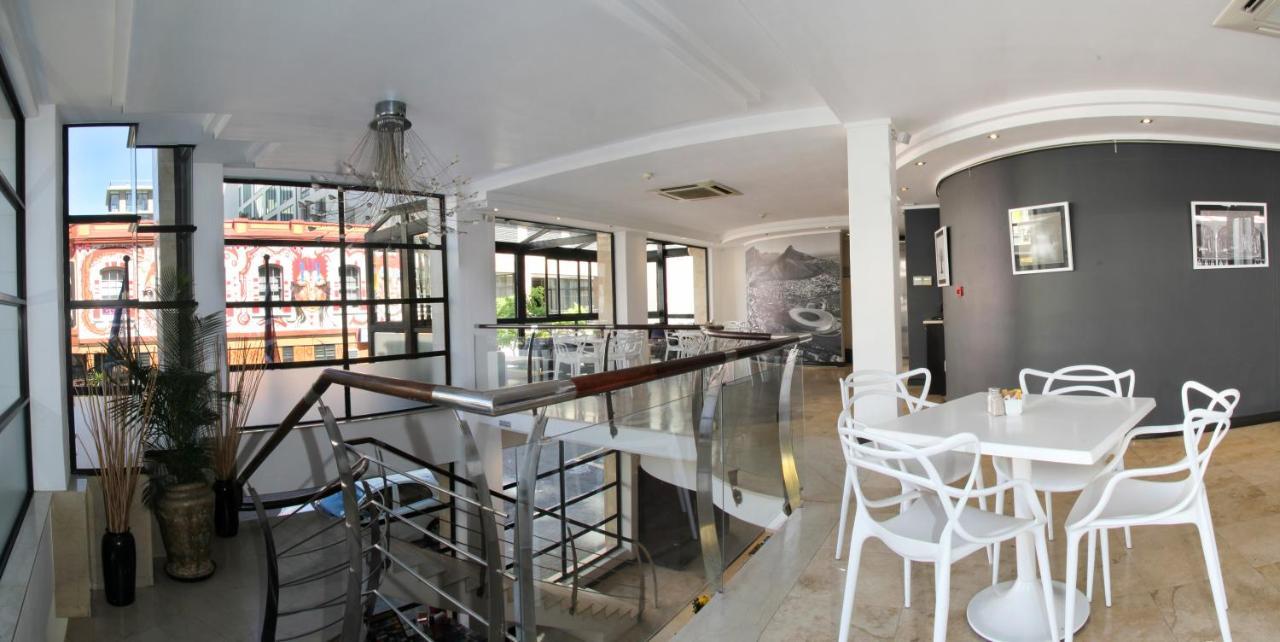 Urban Chic Boutique Hotel & Cafe เคปทาวน์ ภายนอก รูปภาพ