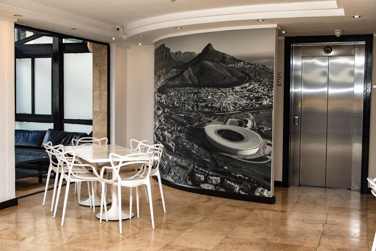 Urban Chic Boutique Hotel & Cafe เคปทาวน์ ภายนอก รูปภาพ
