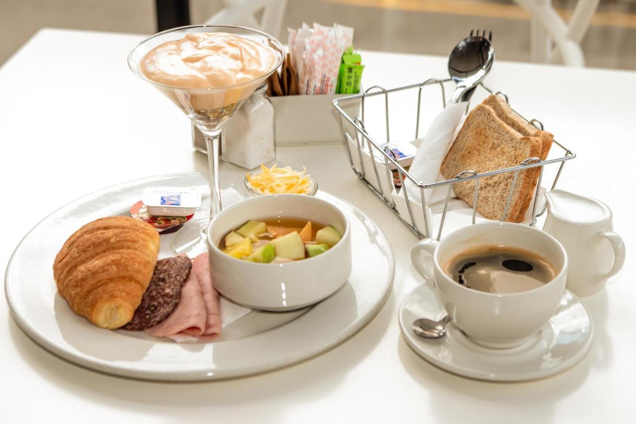 Urban Chic Boutique Hotel & Cafe เคปทาวน์ ภายนอก รูปภาพ