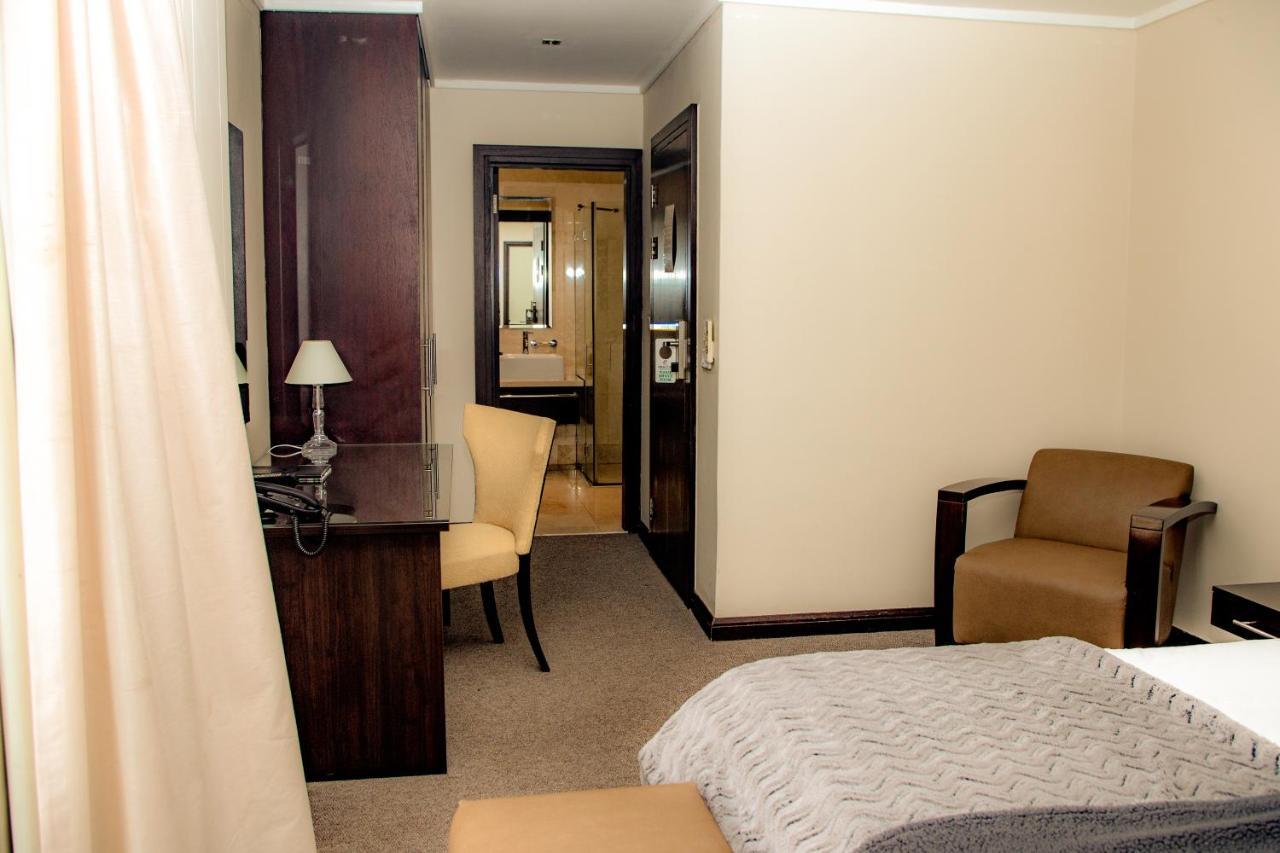 Urban Chic Boutique Hotel & Cafe เคปทาวน์ ภายนอก รูปภาพ